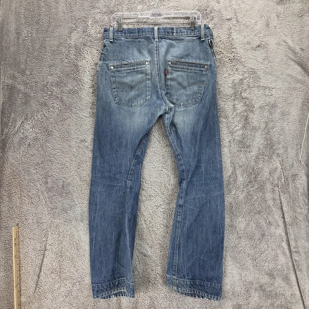 Vintage Levis Engineered Jeans Mens Blue Twisted Medium Wash Zip Fly Fits 34x30